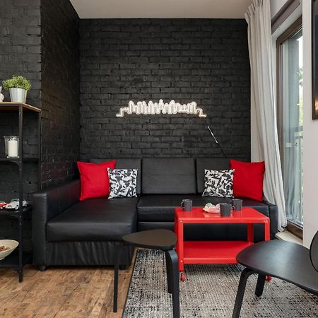 Stylish & Trendy 1 Bedroom Apartment Wola With Parking By Renters Варшава Экстерьер фото