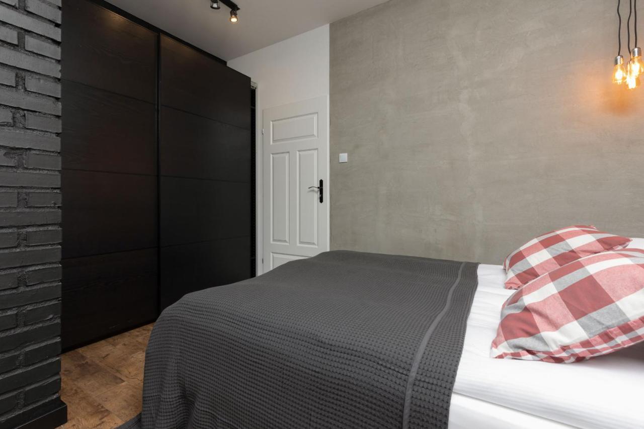 Stylish & Trendy 1 Bedroom Apartment Wola With Parking By Renters Варшава Экстерьер фото