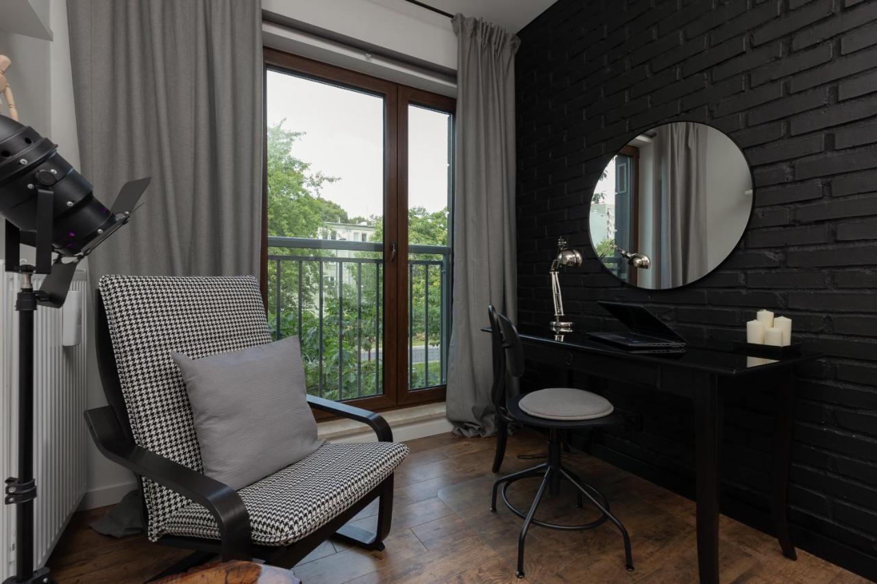 Stylish & Trendy 1 Bedroom Apartment Wola With Parking By Renters Варшава Экстерьер фото