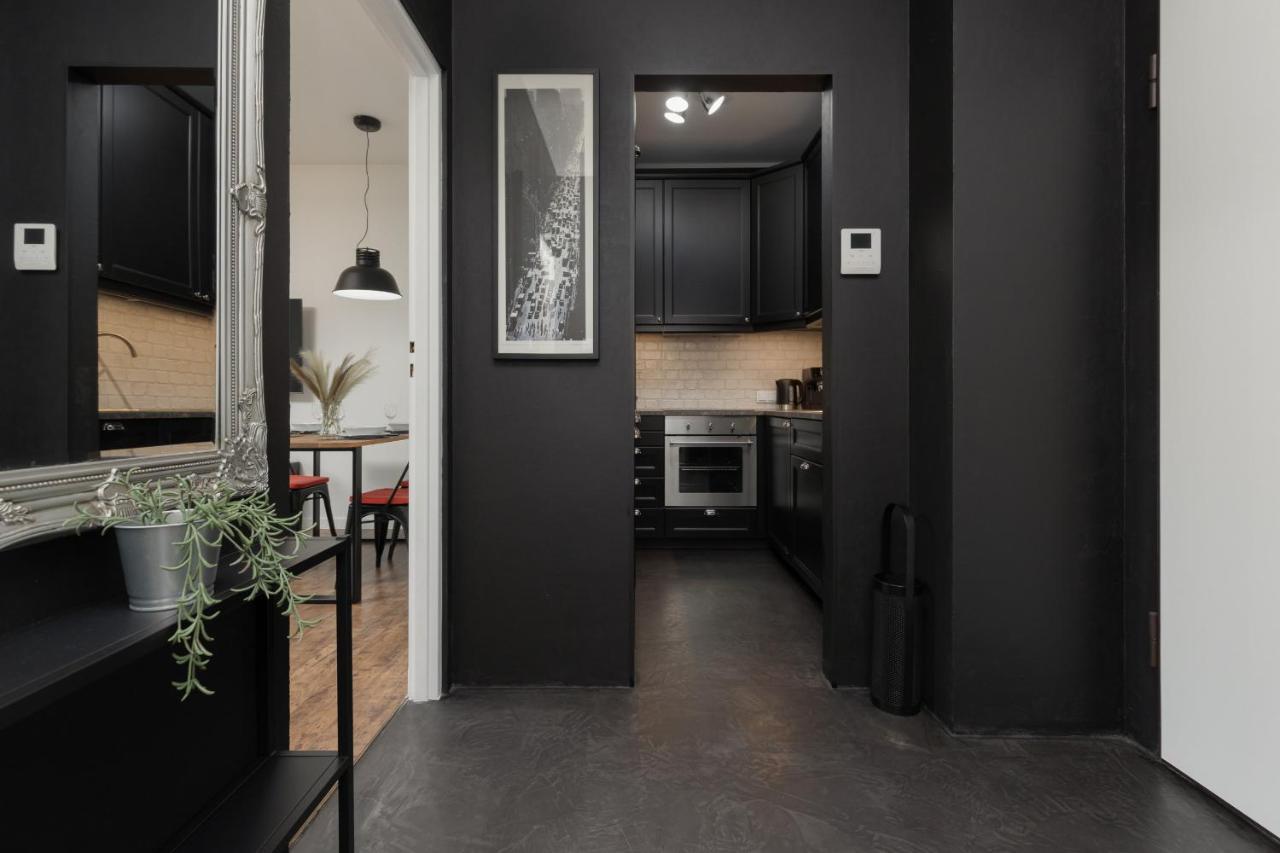 Stylish & Trendy 1 Bedroom Apartment Wola With Parking By Renters Варшава Экстерьер фото